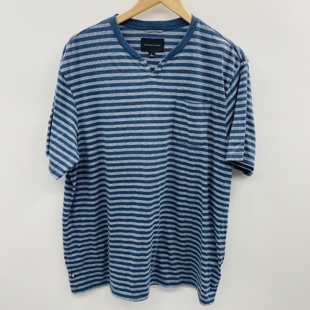 Geoffrey Beane Mens Size Large Short Sleeve V Neck Striped Tshirt in Blue‎ 267